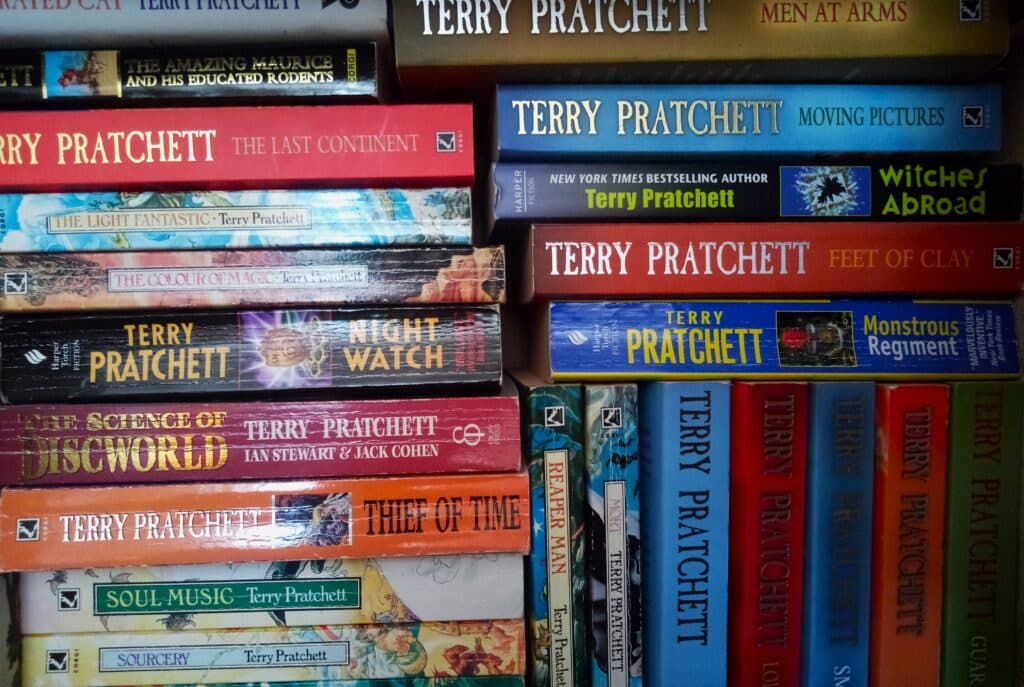 ma collection de romans de Terry Pratchett (en partie)