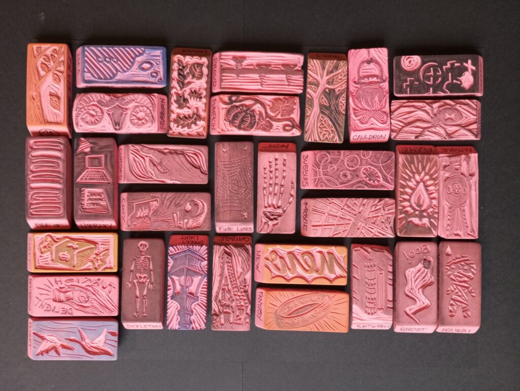 Les 31 gommes gravées en octobre 2023 par Anne de Latour